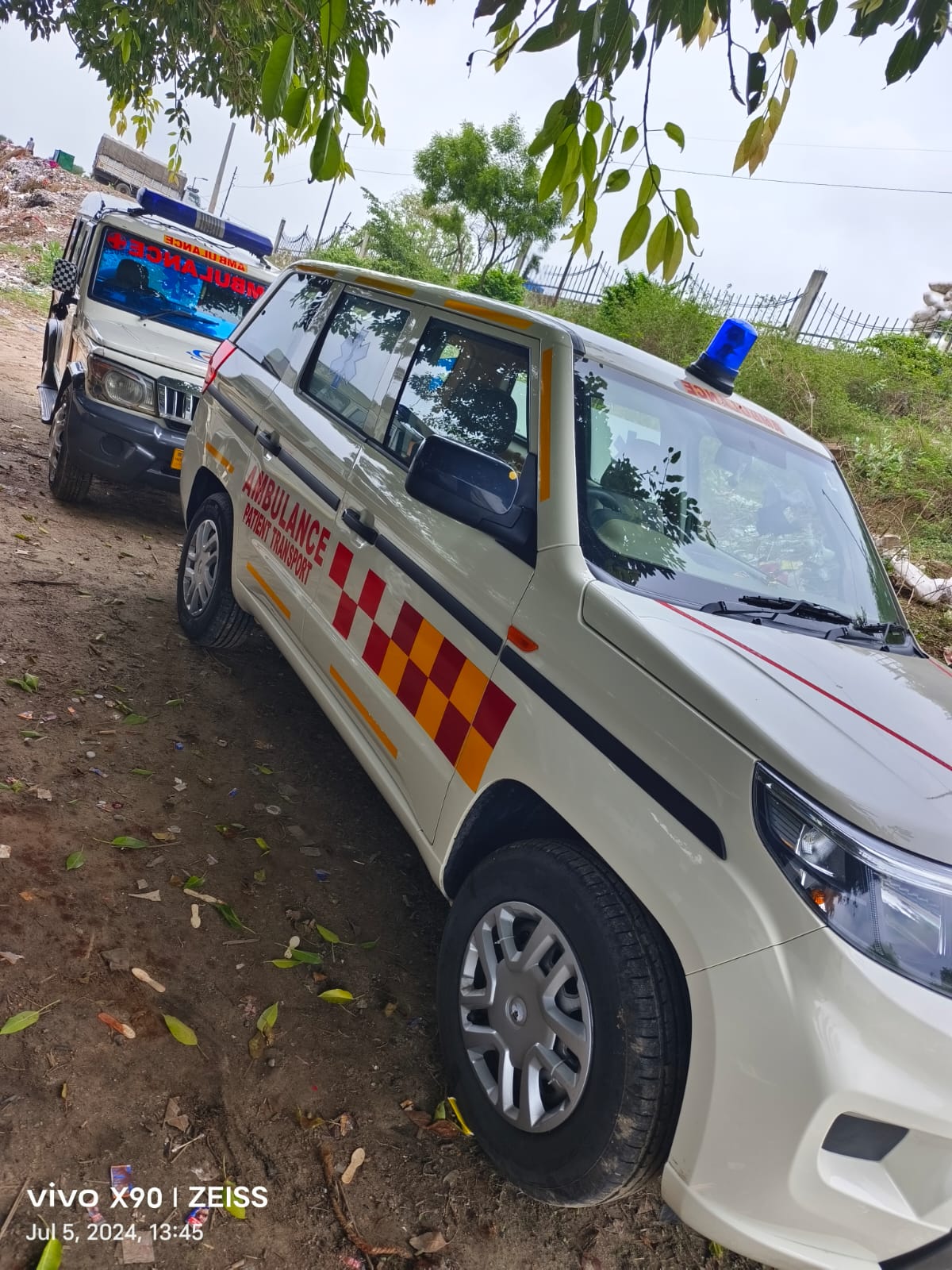 Lucknow Ambulance Service - Side View